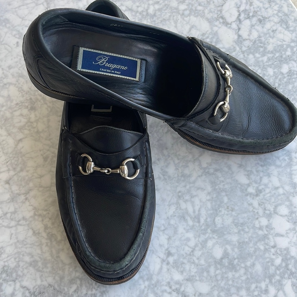Beautiful Cole Haan ‘Bragano’ collection bit loafers in black with rubber sole.